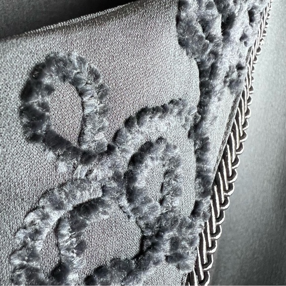 Chico’s Satin Chenille Smocked Blouse Gray Chico’s Size 4 - Picture 9 of 16